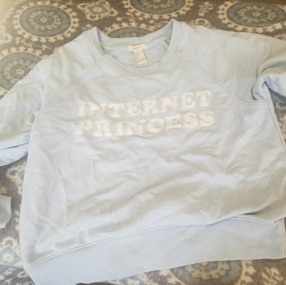 Sweatshirt